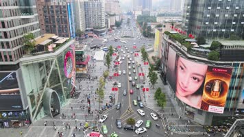 4k航拍成都IFS国际金融中心车流不息