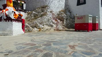 航拍西藏最早的宫殿雍布拉康