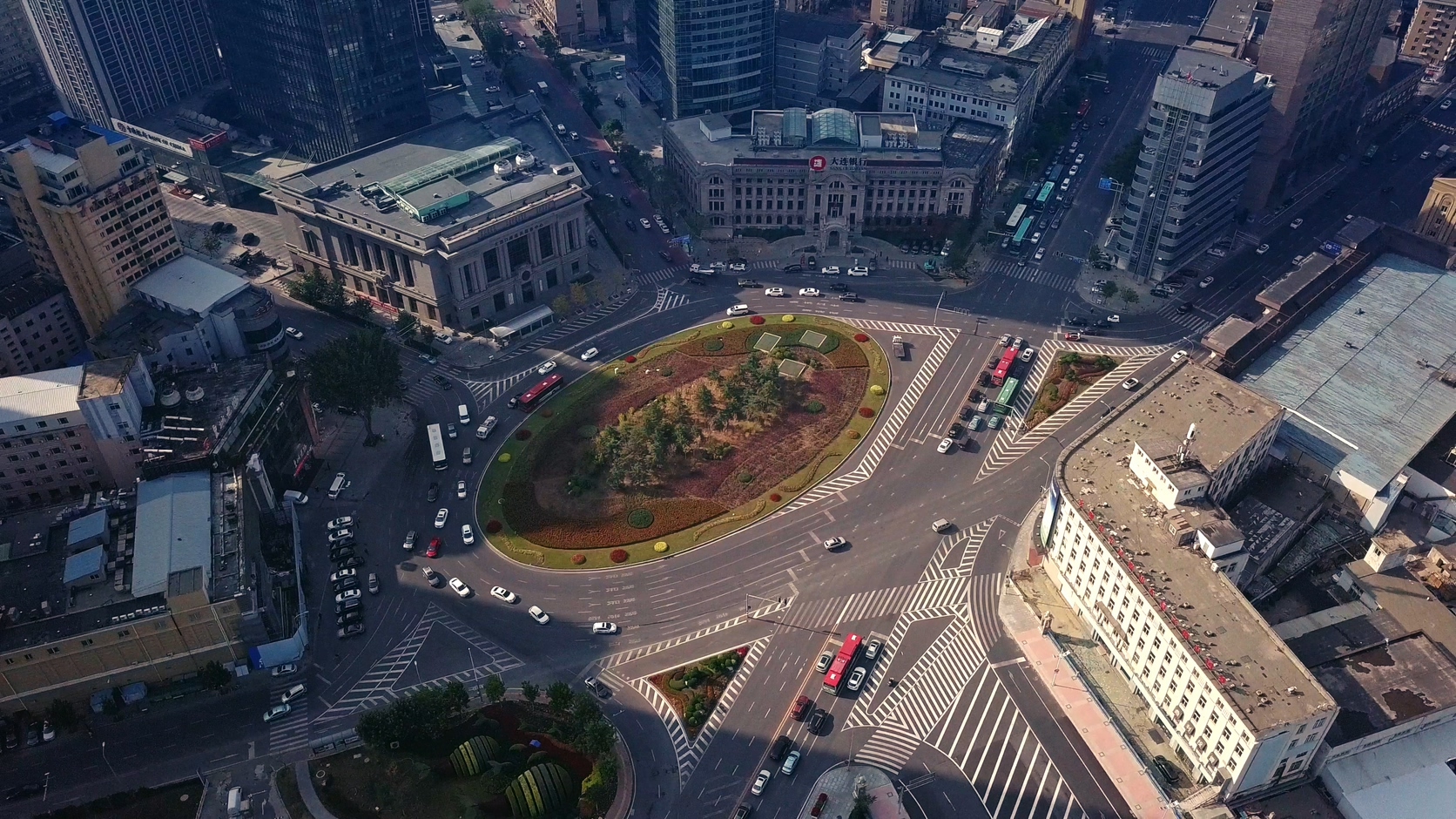 原创航拍现代城市风光