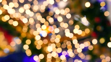 圣诞节氛围，圣诞铃铛圣诞树节日气氛视频