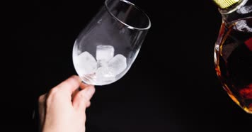 洋酒调酒吧鸡尾酒高速合集 4k升格实拍