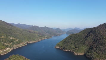 航拍安徽宣城的青龙湾山水