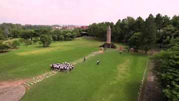 航拍瑞金叶坪红军烈士纪念塔悼念活动