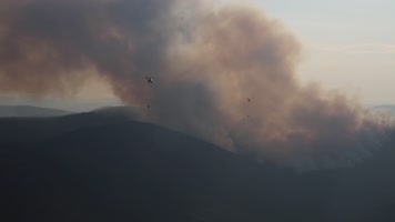 应急消防直升机森林救火演练空镜3