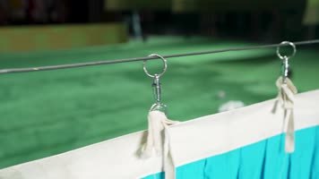 4K实拍剧场演出前舞美装台幕布安装空镜