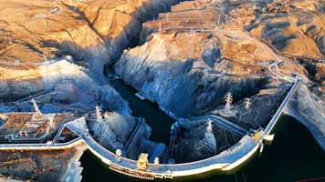 御3航拍青海海南龙羊峡水库大坝黄河4K