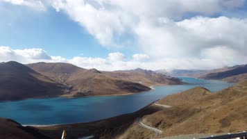 航拍延时西藏山南圣湖羊卓雍错