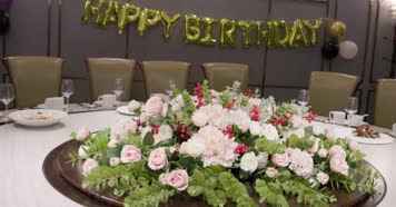 中餐厅聚会 碰杯祝贺生日商务休闲 4k