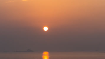 朝阳海上日出太阳升起