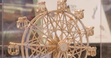 现代文艺书店慢生活年轻文创产品玩具店潮玩