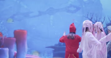 【4K】舞台剧表演青春靓丽的练舞女生