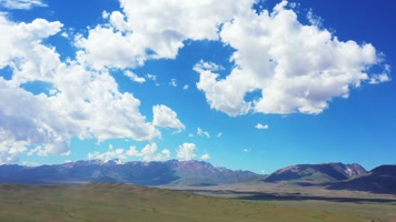 新疆巴音布鲁克草原自然风光4K航拍