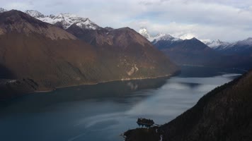 西藏山南羊湖日托寺自然风光航拍
