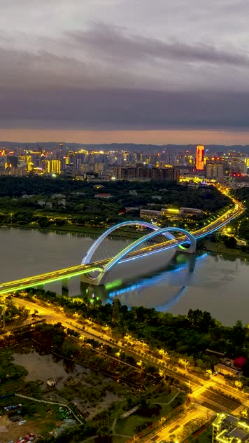 竖屏高清延时航拍南宁五象大桥夜景
