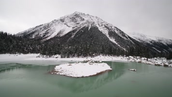 西藏冬天然乌湖雪景自然风光航拍