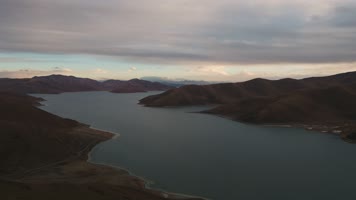 西藏山南羊卓雍措羊湖自然风光航拍