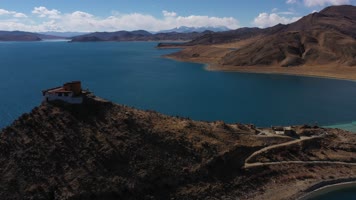 西藏山南羊湖日托寺自然风光航拍
