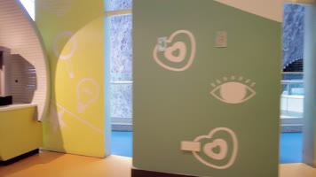 科技馆游玩的家长和小孩 科技馆游玩的家长和小孩