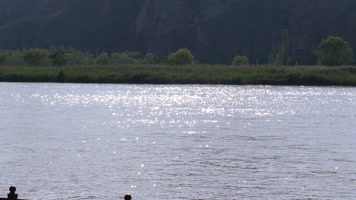 闪耀江面 闪耀江面