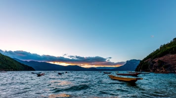 云南泸沽湖女神湾码头日落