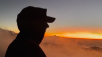 登山日出眺望凝望未来励志勇气光明憧憬