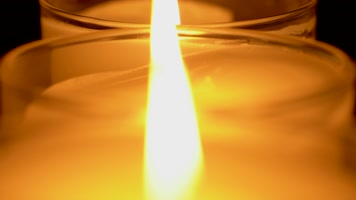 黑夜点燃蜡烛4K