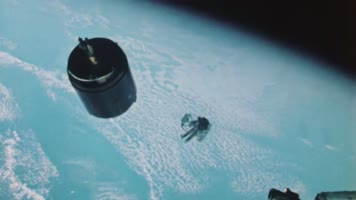 【4K】宇航员太空漫步