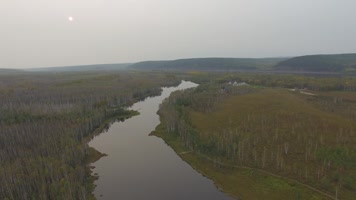 图强第一湾航拍山川与明月