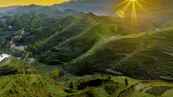 4K延时航拍贵州六盘水妥乐村光芒直射