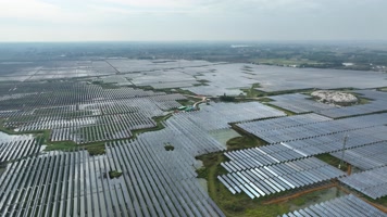 4K航拍桂平光伏