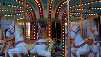 圣诞节旋转木马游乐场4K