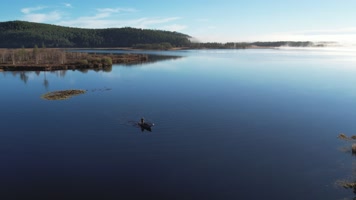 4K航拍 阿尔山湖水