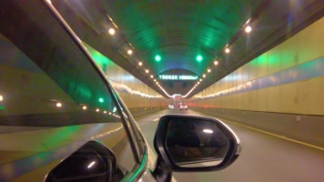 汽车在隧道里行驶视频素材90
