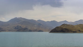 4K延时拍摄西藏山南市贡嘎县羊湖光影