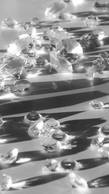 钻石闪耀抛出白色