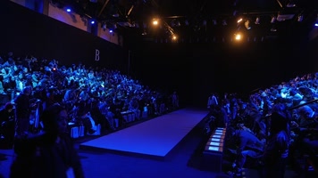 时装发布会 开场前