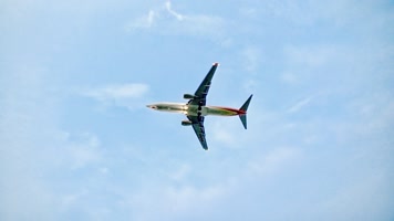 plane_02北京首都机场飞机降落飞机特写