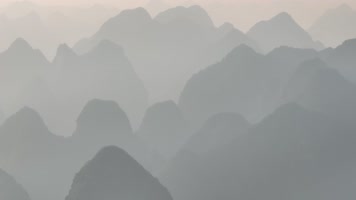 原始森林高山山脉