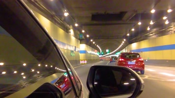汽车在隧道里快速行驶视频素材延时摄影
