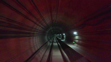 唯美城市地铁快速行驶第一视角40