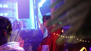 美女酒吧蹦迪 美女酒吧蹦迪