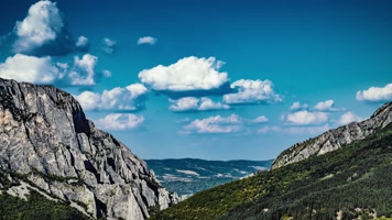 晴朗山谷流云延时蓝天白云光影