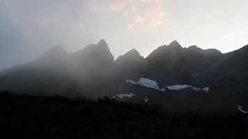 山顶日出云海延时云雾翻滚 山顶日出云海延时云雾翻滚