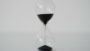 沙漏时间流逝特写微距实拍