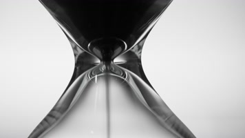 沙漏时间紧迫压迫感实拍镜头