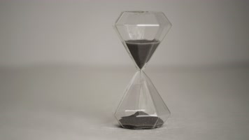 沙漏时间流逝争分夺秒特写实拍