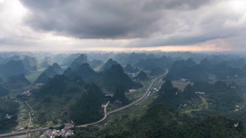 4K延时航拍合那高速服务区光影变幻