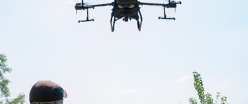 农田化肥施肥无人机飞行器撒播春耕