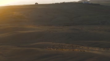 4K航拍新疆阿勒泰萨尔布拉克草原羊群