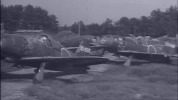 抗日战争日本日军战败机场跑道缴获战斗机